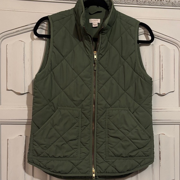 J. Crew Jackets & Blazers - J Crew  Forest Green Quilted Women’s Vest